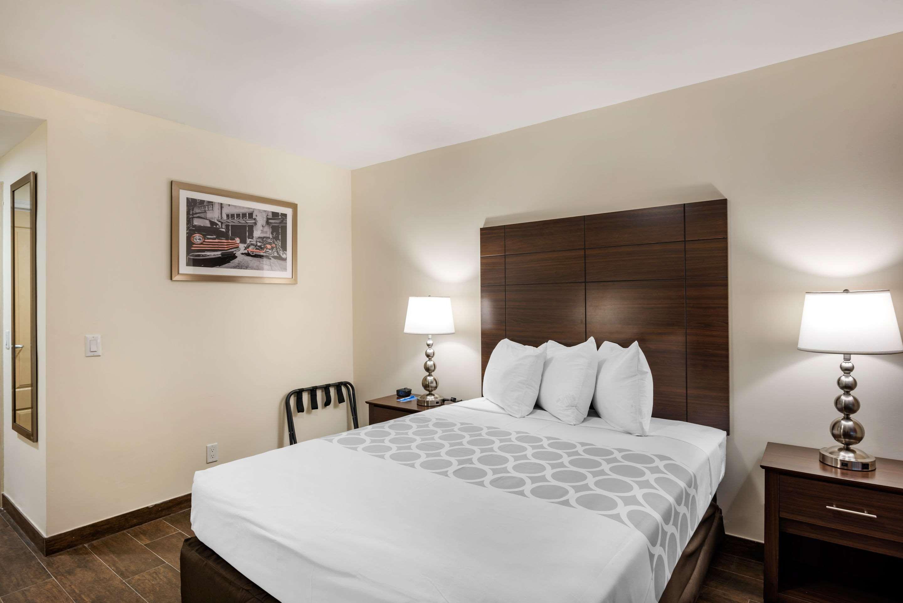 Downtown Hollywood Gardens Inn & Suites Zewnętrze zdjęcie