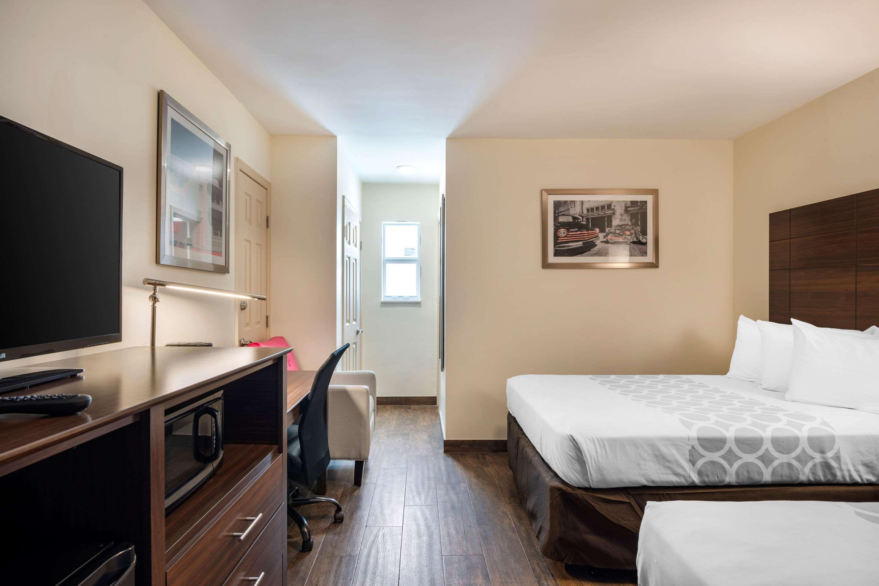 Downtown Hollywood Gardens Inn & Suites Zewnętrze zdjęcie