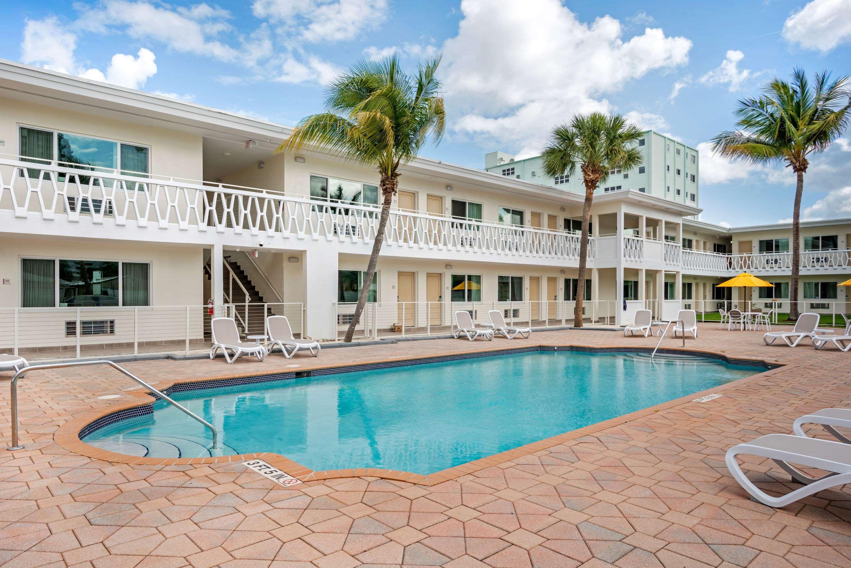 Downtown Hollywood Gardens Inn & Suites Zewnętrze zdjęcie