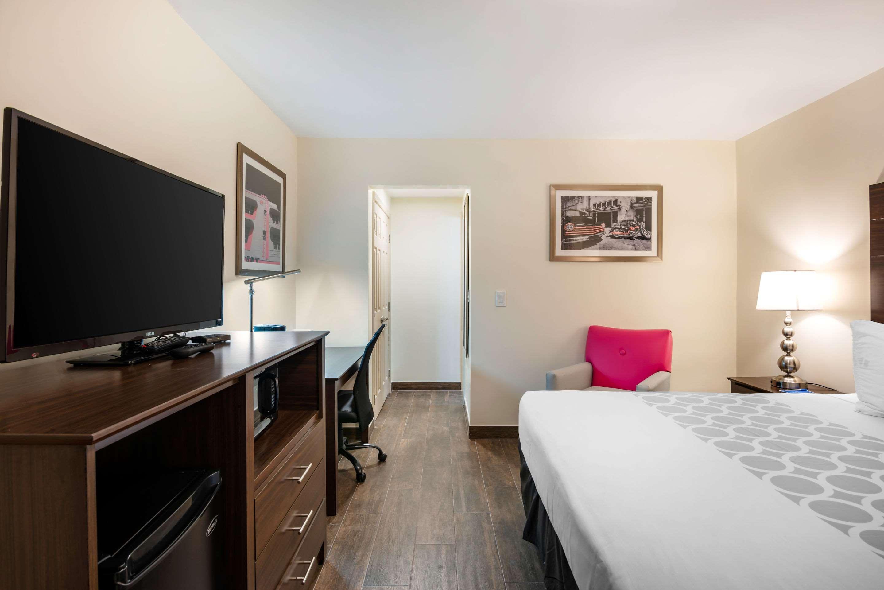 Downtown Hollywood Gardens Inn & Suites Zewnętrze zdjęcie