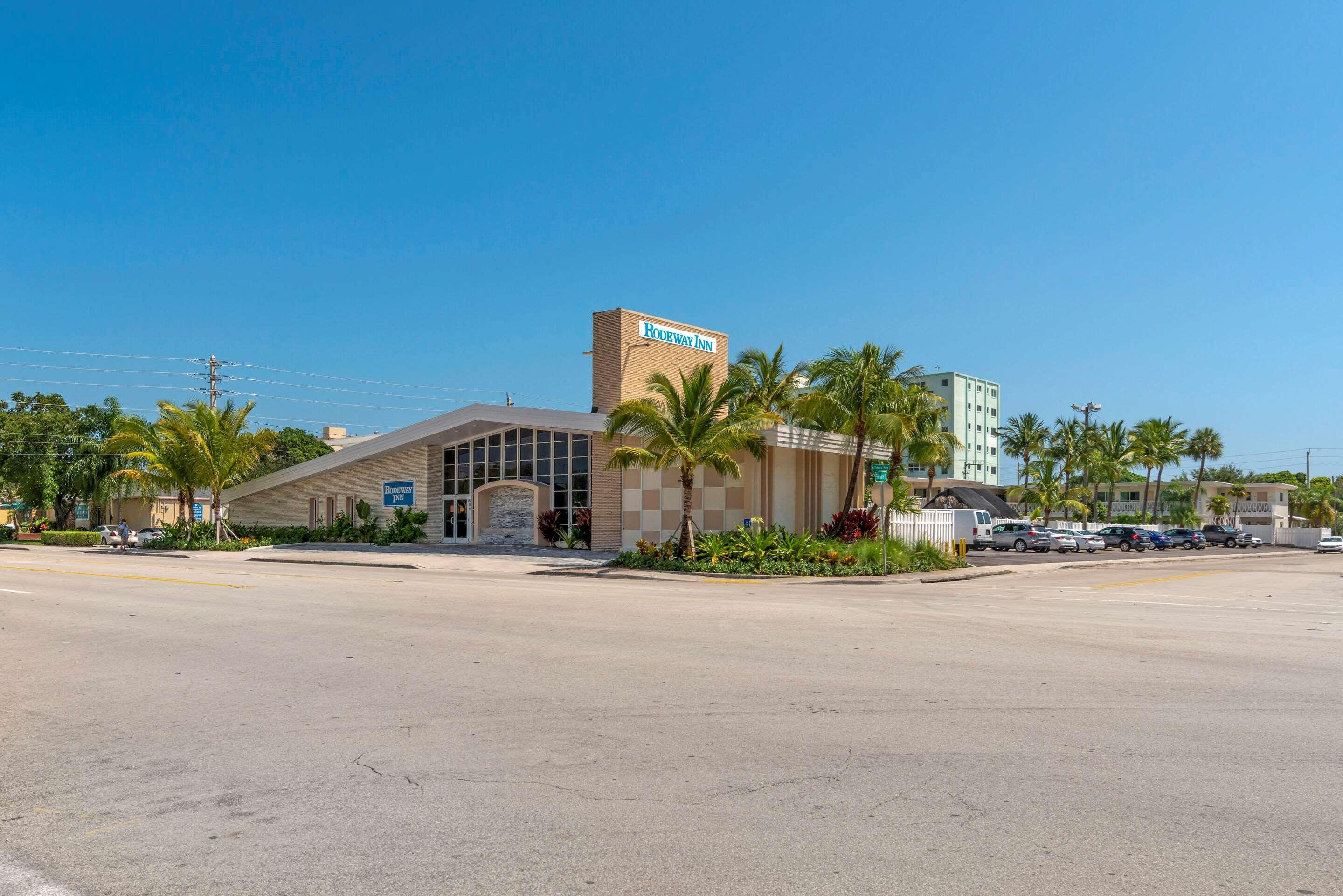Downtown Hollywood Gardens Inn & Suites Zewnętrze zdjęcie