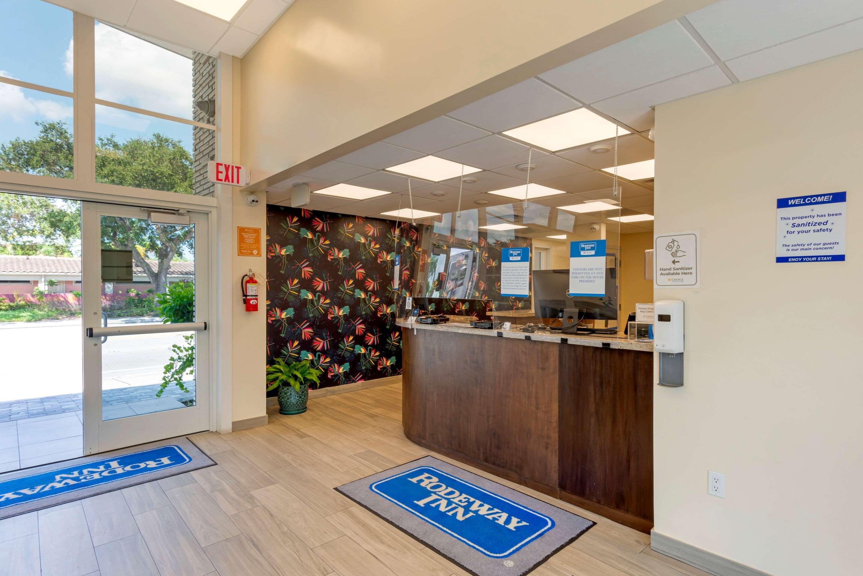 Downtown Hollywood Gardens Inn & Suites Zewnętrze zdjęcie