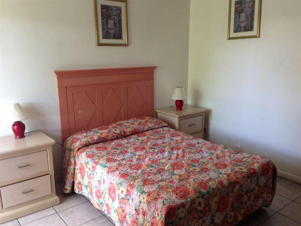 Downtown Hollywood Gardens Inn & Suites Zewnętrze zdjęcie
